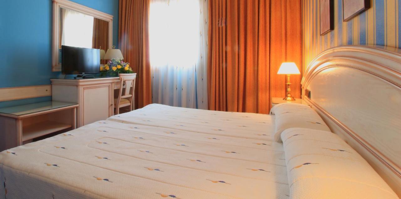 Hotel Conde Ansurez By Almia Hoteles Вальядолід Екстер'єр фото